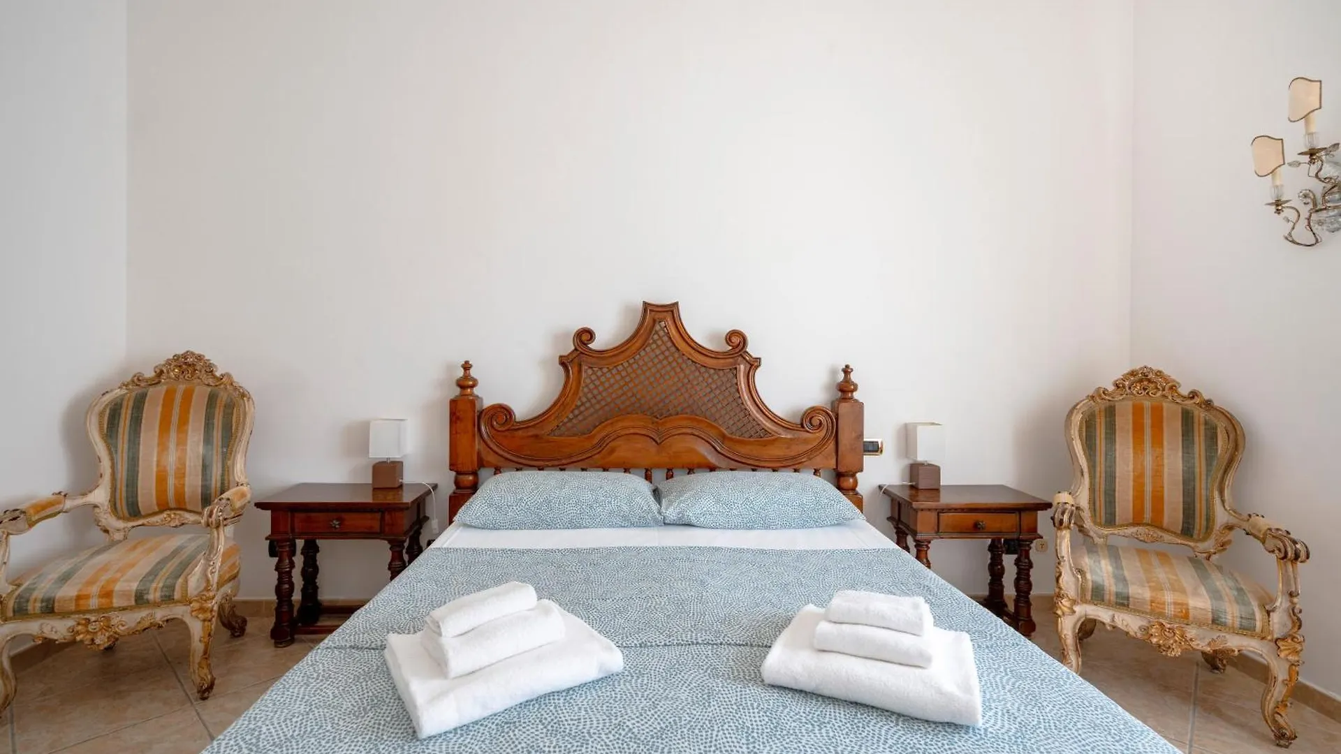 ** Couette-café Bnb Villa Lucia Bari Italie