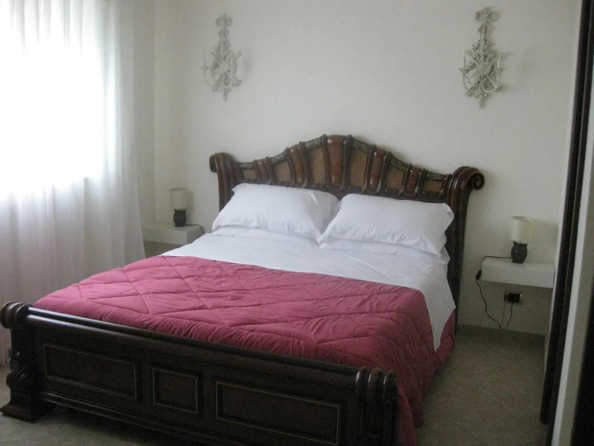 ** Couette-café Bnb Villa Lucia Bari Italie