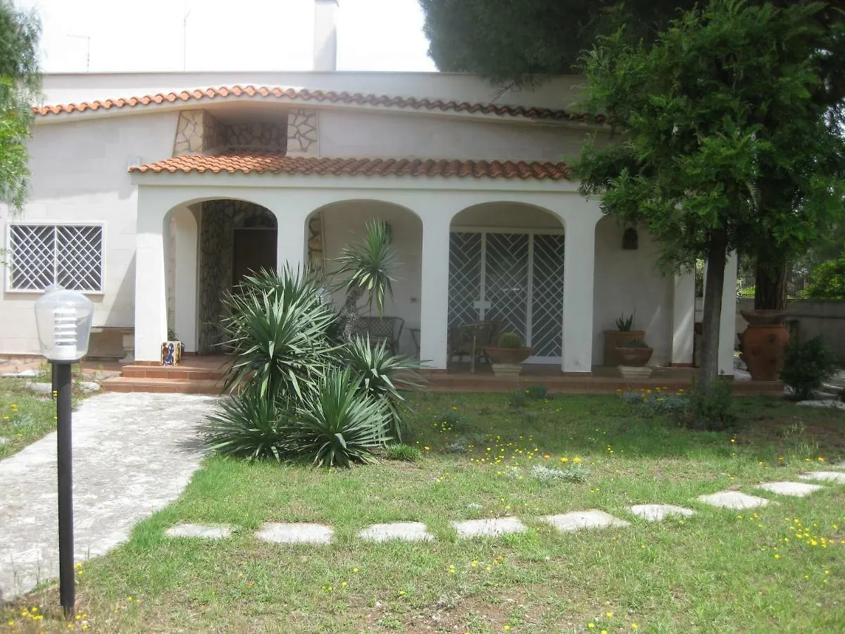 ** Couette-café Bnb Villa Lucia Bari Italie