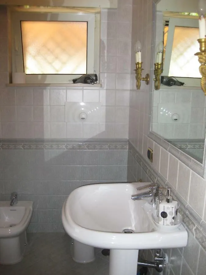 ** Couette-café Bnb Villa Lucia Bari Italie